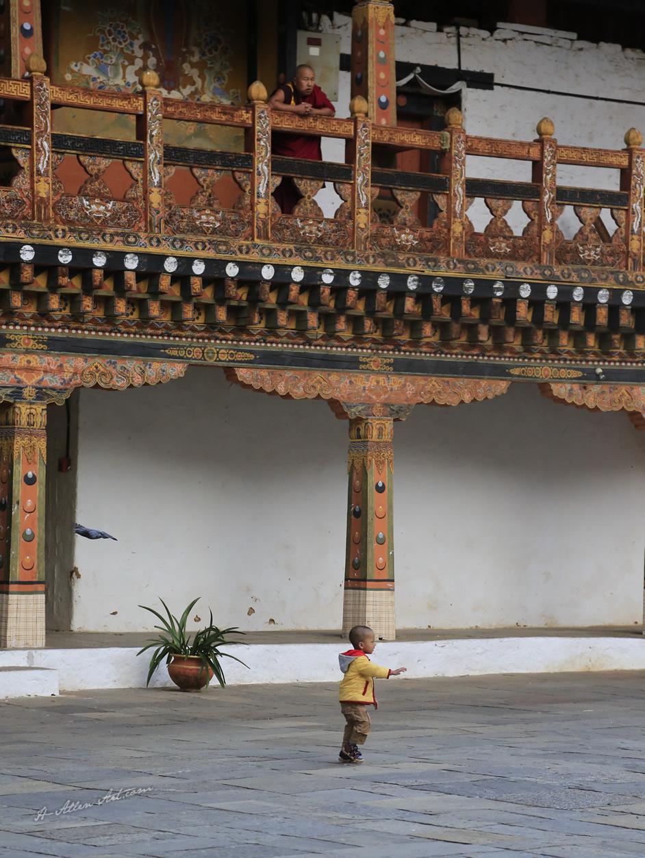 Child, Dzong, Punakha, Bhutan Child, Dzong, Punakha, Bhutan